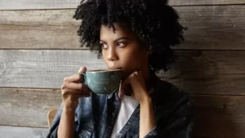 African-women-drinking-from-mug